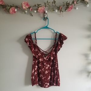 🎁 Off the shoulder floral top